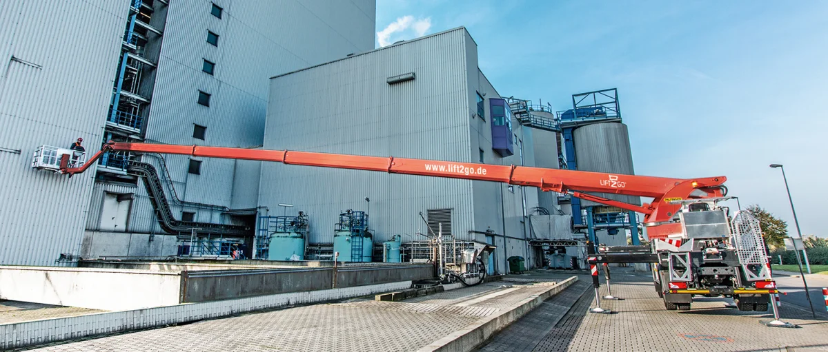 Arbeitsbühne im Einsatz